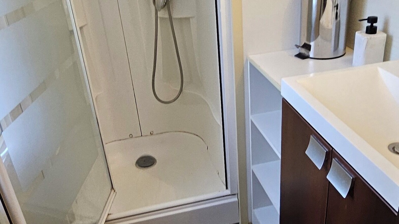 Photo of Bathroom in La Roque-d'Antheron