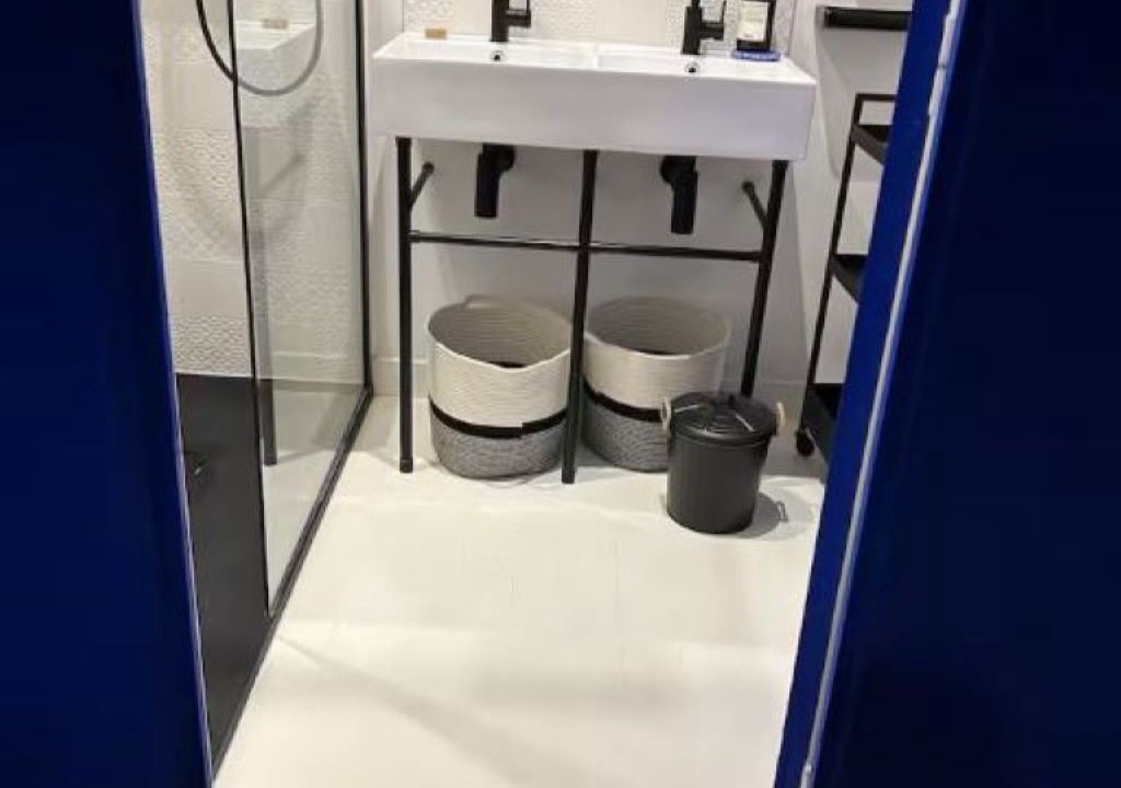 Photo of Bathroom in Hotel-de-Ville