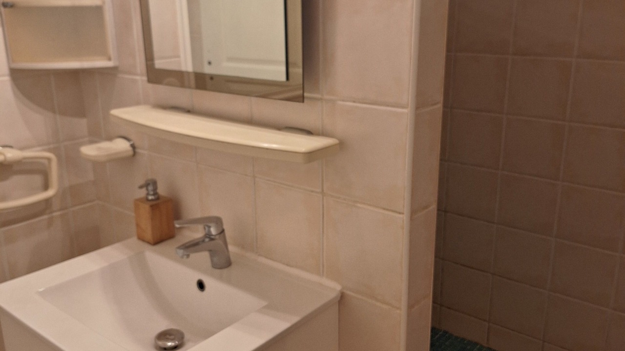Photo of Bathroom in Rustrel