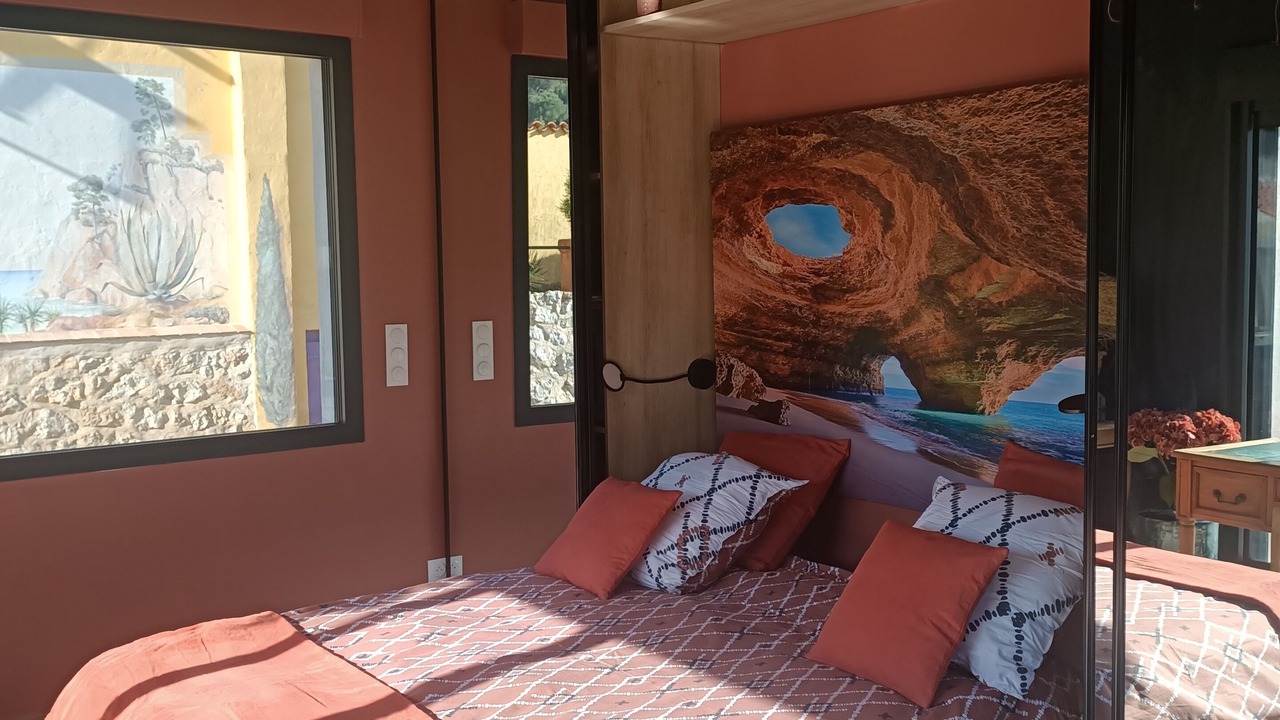 Photo of Bedroom in Gemenos