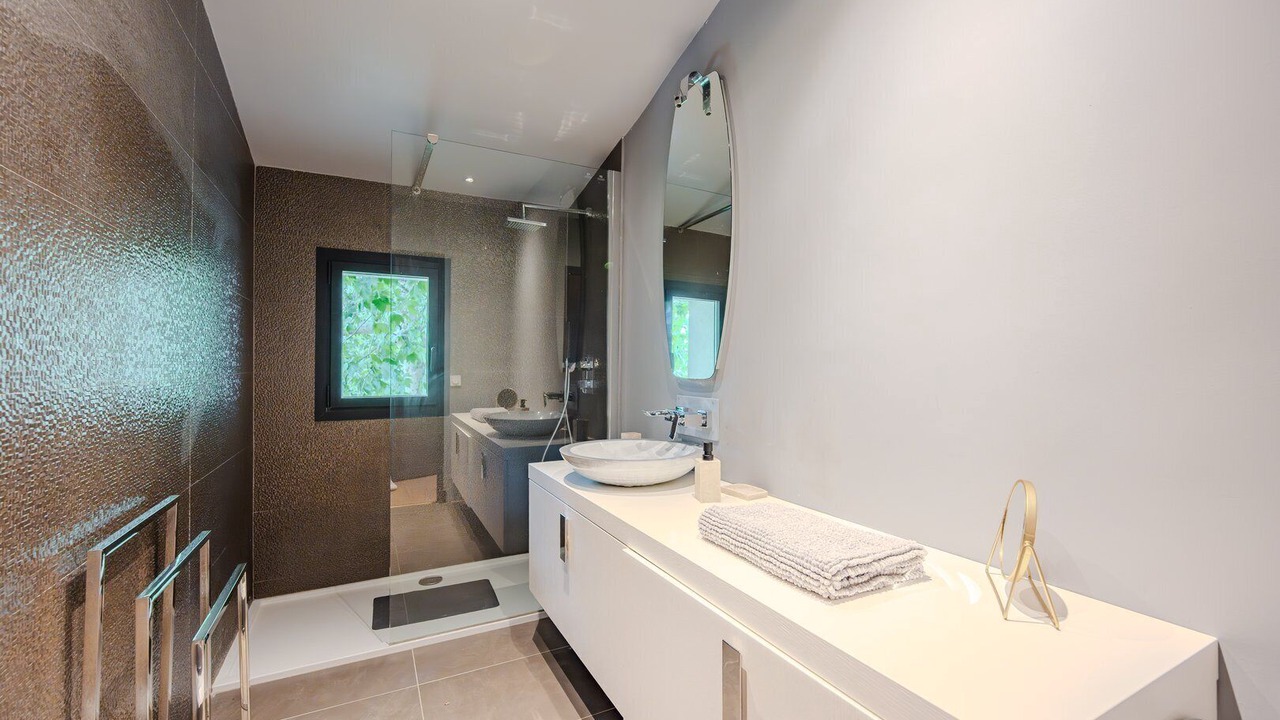 Photo of Bathroom in Sollies-Ville