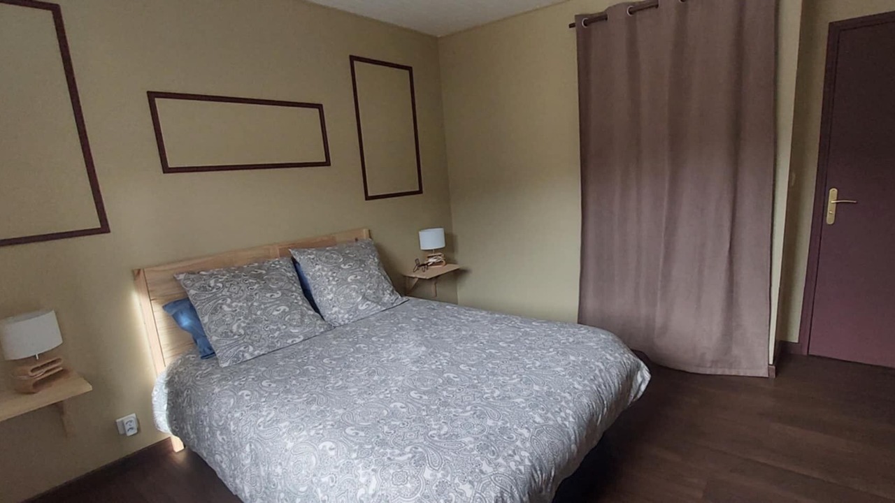 Photo of Bedroom in Les Omergues