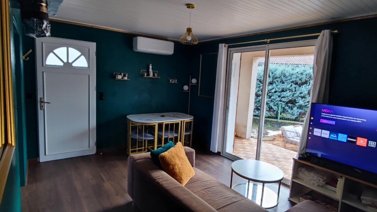 Photo of Livingroom in Les Omergues