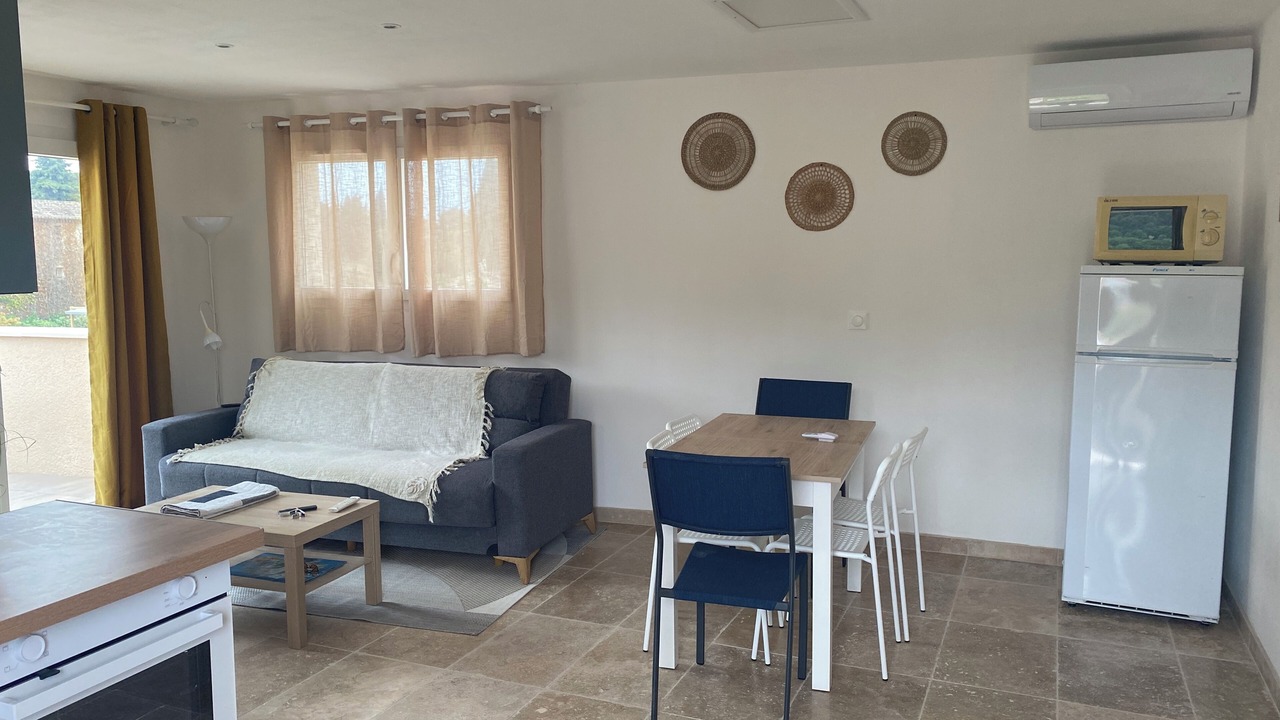 Photo of Livingroom in Sablet