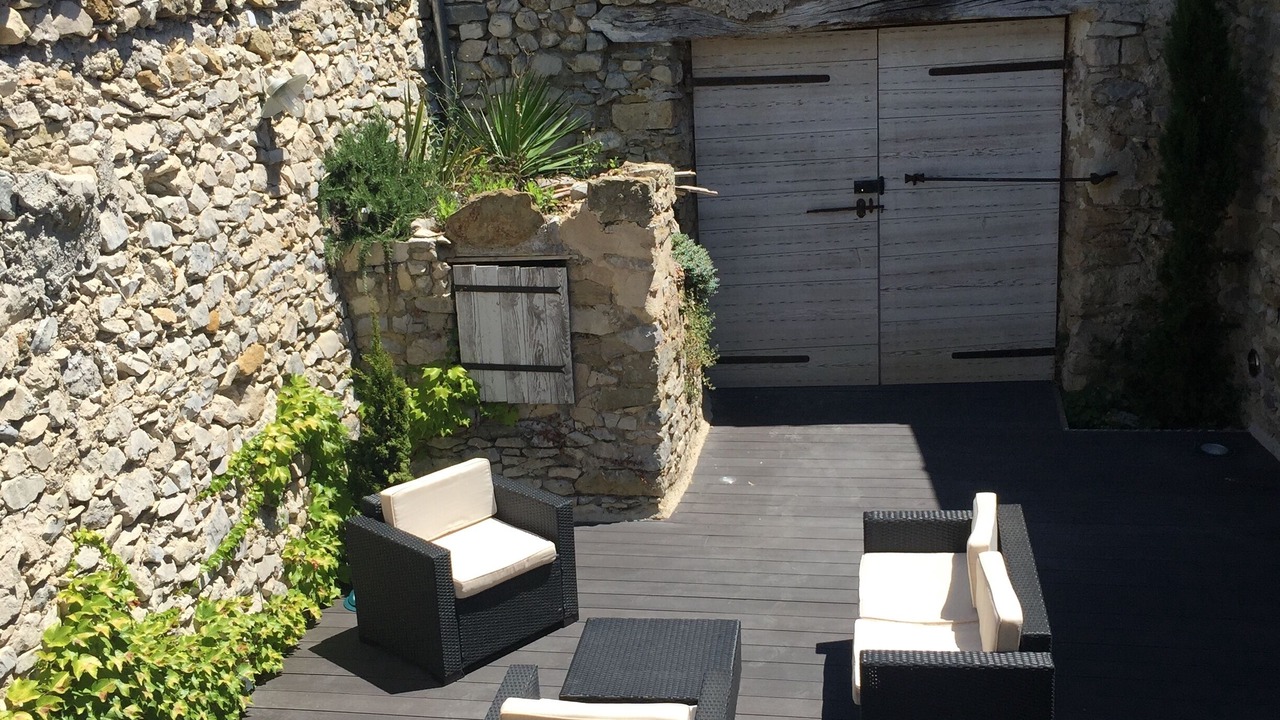 Photo of Patio Balcony in Savoillan