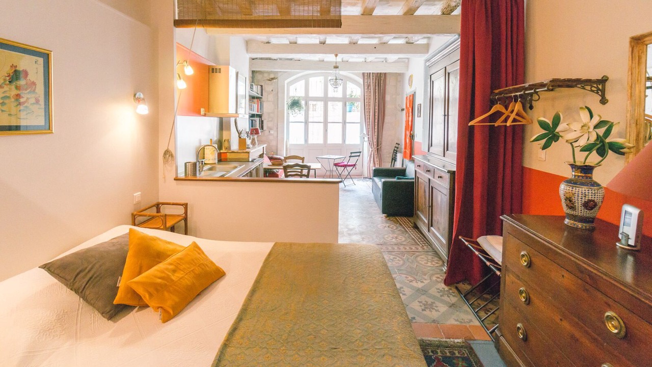 Photo of Bedroom in Arles City Centre