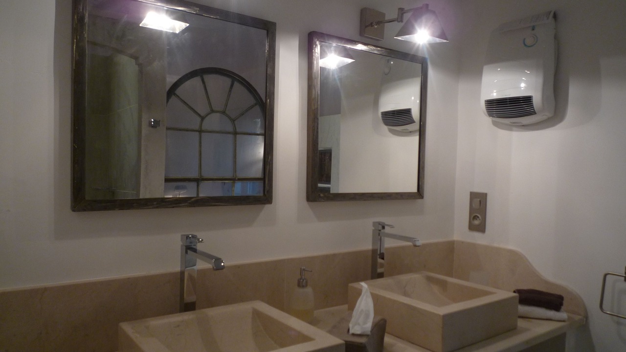 Photo of Bathroom in L'Isle-sur-la-Sorgue