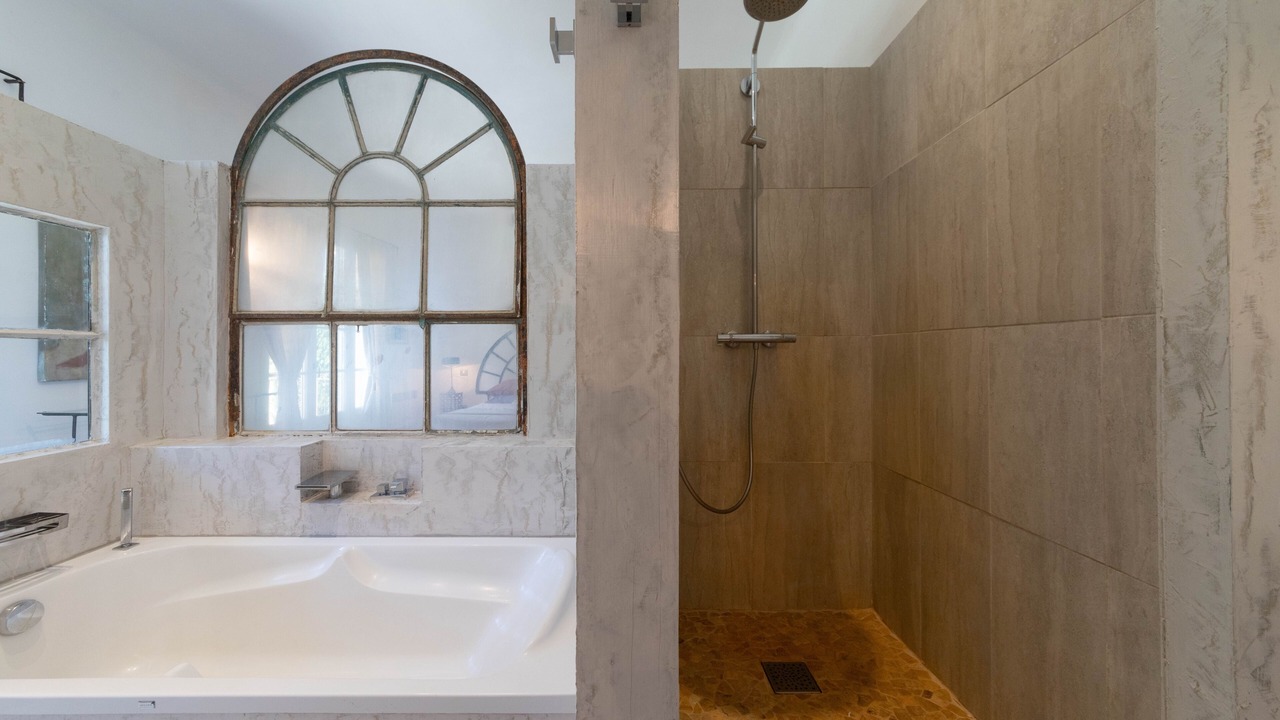 Photo of Bathroom in L'Isle-sur-la-Sorgue