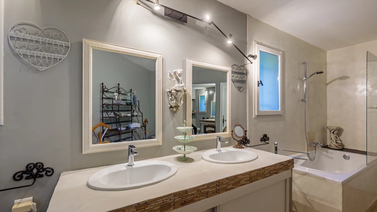Photo of Bathroom in Gordes