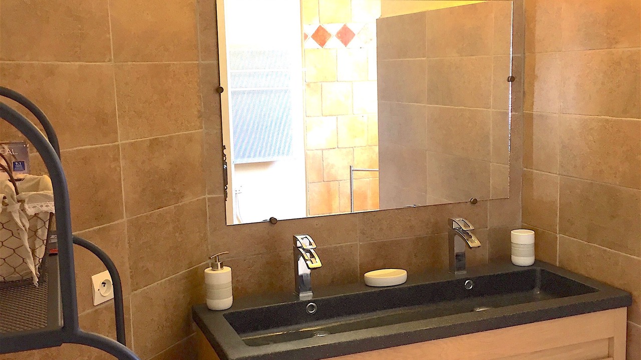 Photo of Bathroom in Rochefort-du-Gard