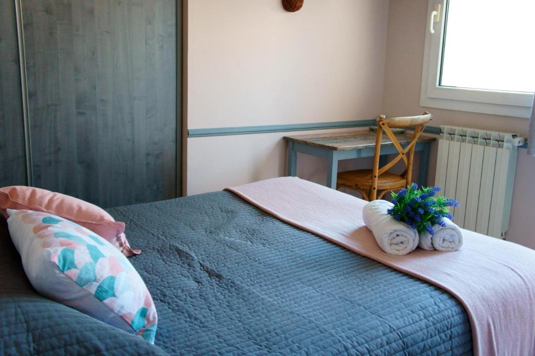 Photo of Bedroom in Loriol-du-Comtat
