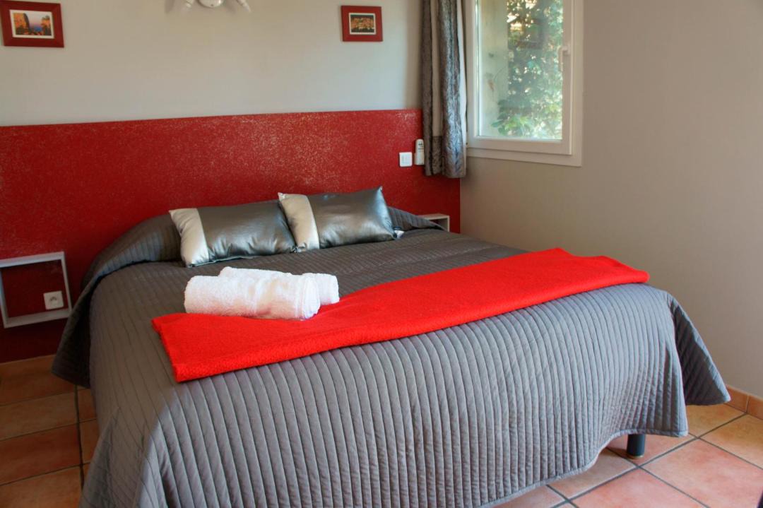 Photo of Bedroom in Loriol-du-Comtat