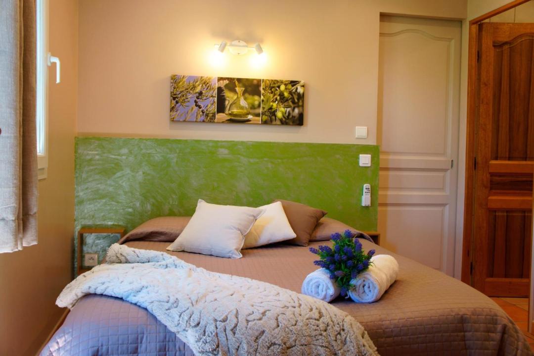 Photo of Bedroom in Loriol-du-Comtat