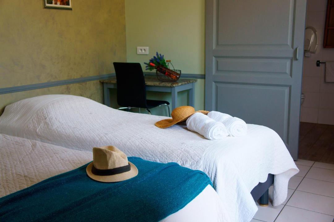 Photo of Bedroom in Loriol-du-Comtat