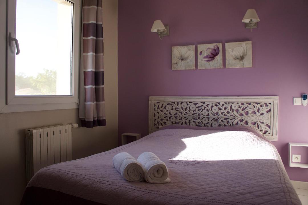 Photo of Bedroom in Loriol-du-Comtat