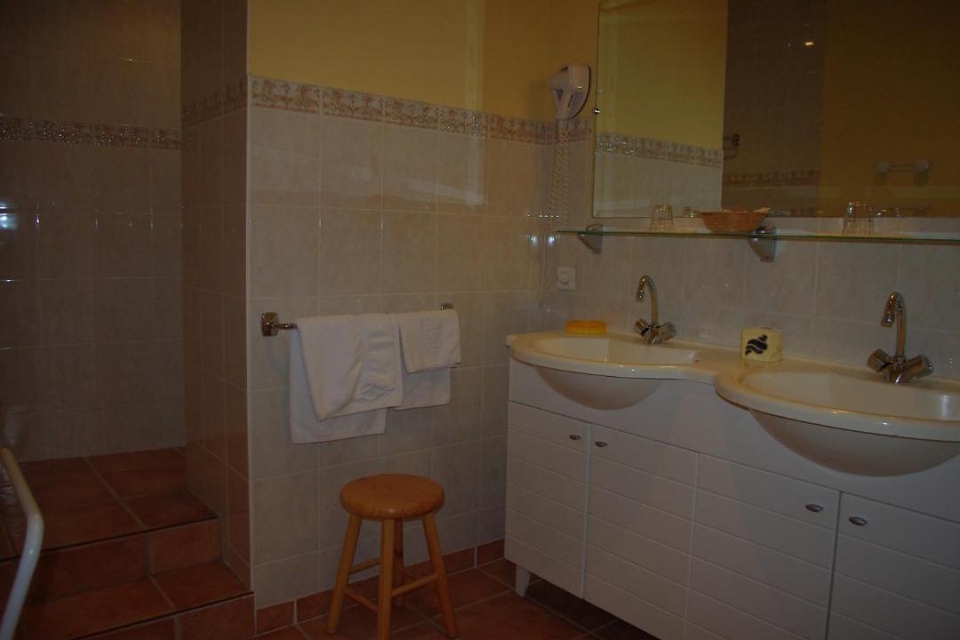 Photo of Bathroom in Saint-Saturnin-les-Avignon