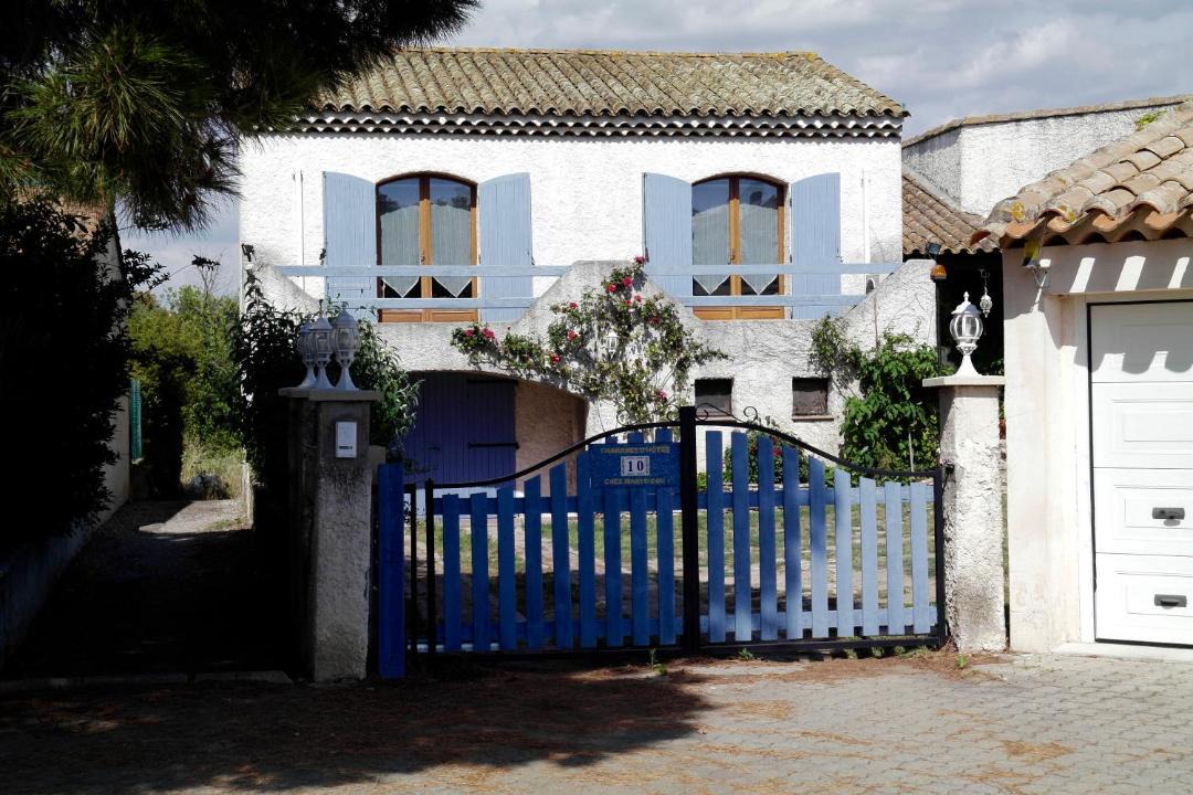 Photo of Buildings in Entressen
