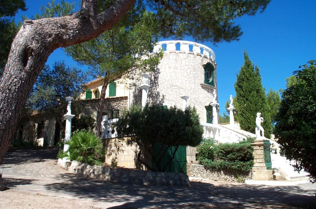 Photo of Buildings in Beaucaire