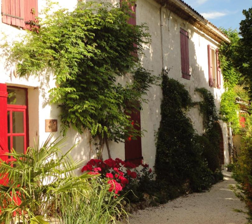 Photo of Buildings in Tourves