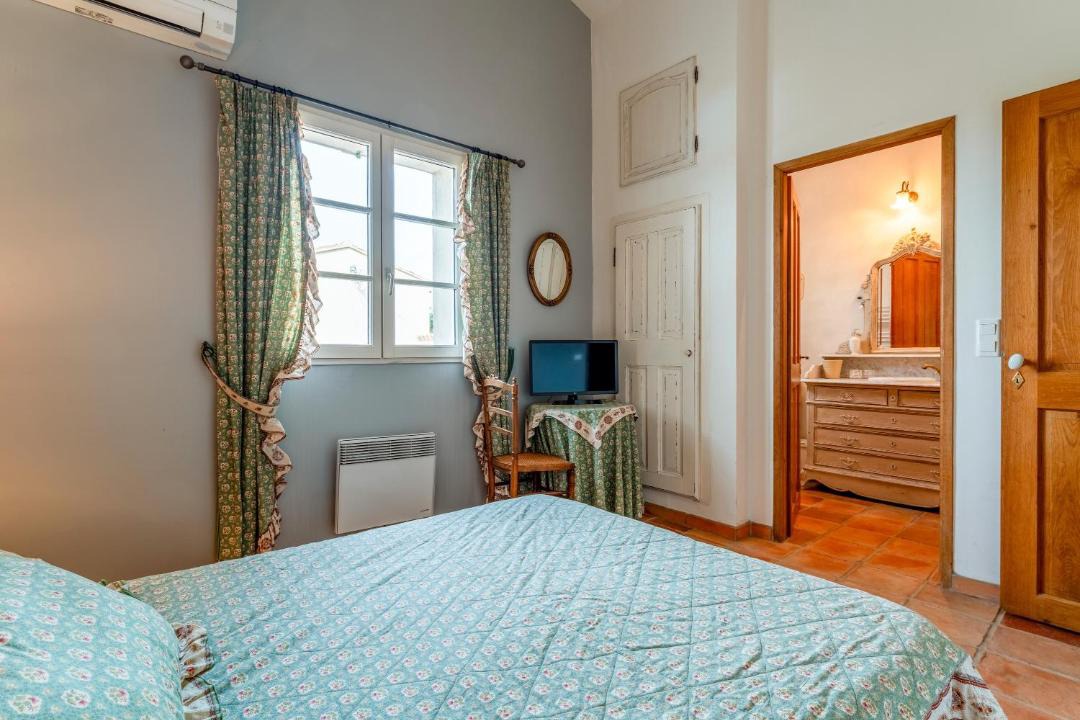 Photo of Bedroom in Estezargues
