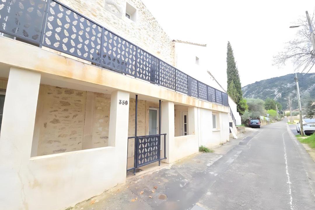 Photo of Buildings in Robion