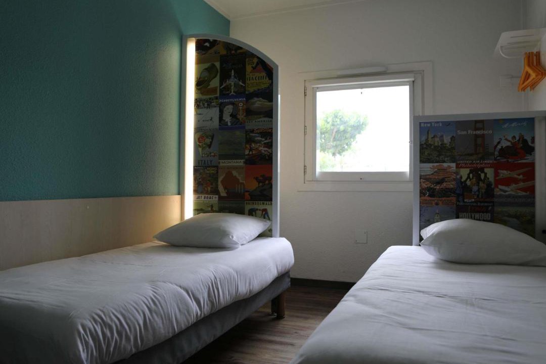 Photo of Bedroom in Orange