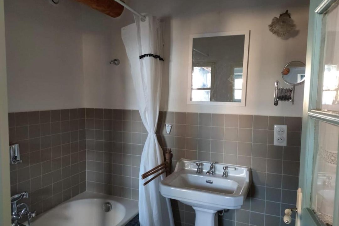 Photo of Bathroom in Saignon