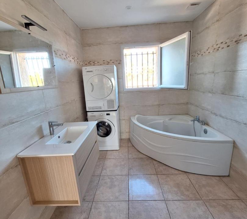 Photo of Bathroom in Meynes