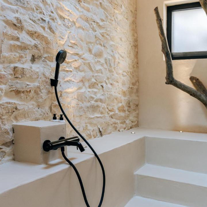 Photo of Bathroom in Tavel