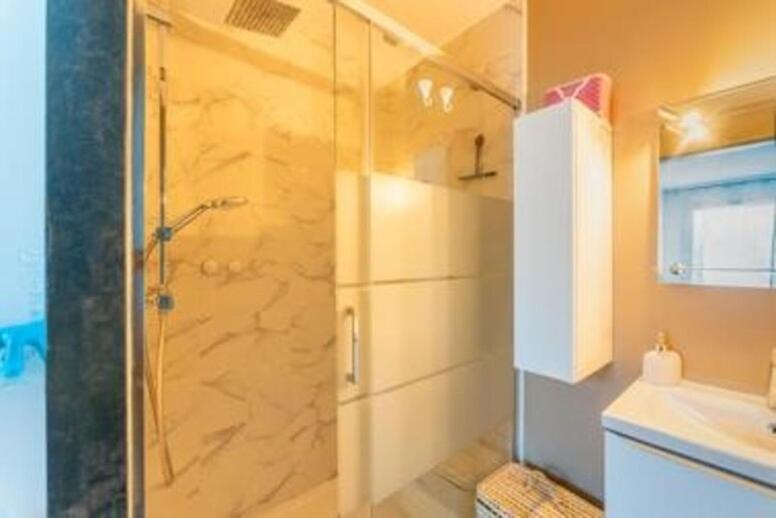 Photo of Bathroom in Saint-Saturnin-les-Avignon