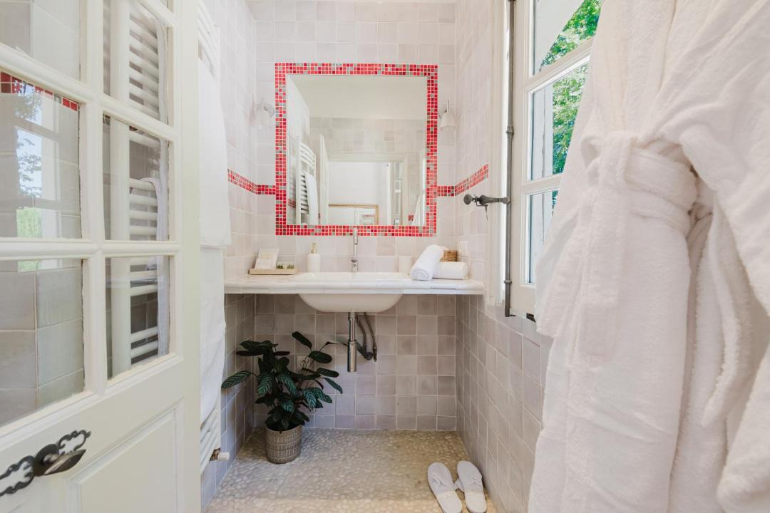 Photo of Bathroom in Montfavet