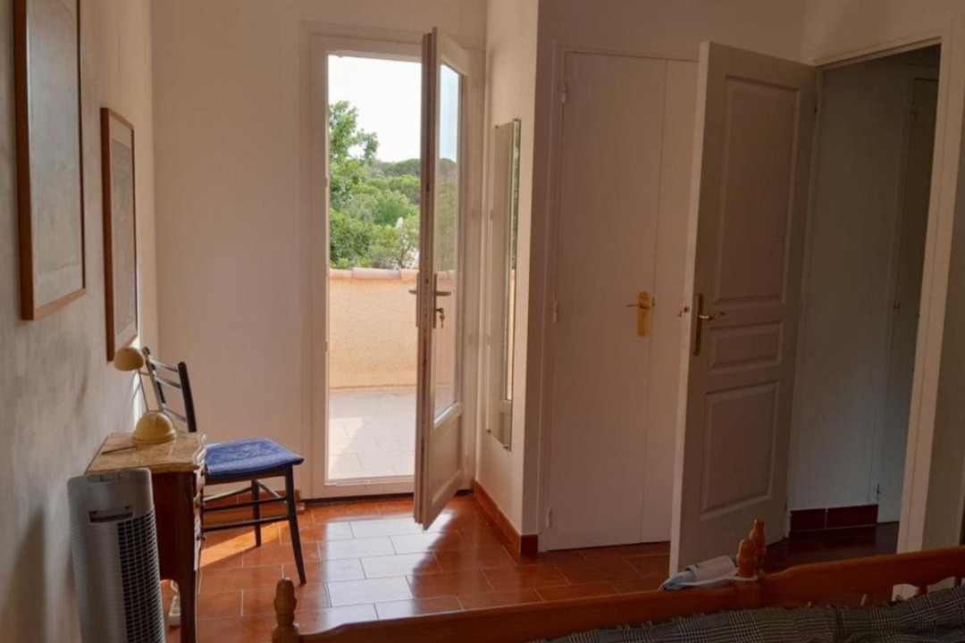 Photo of Bedroom in Jouques