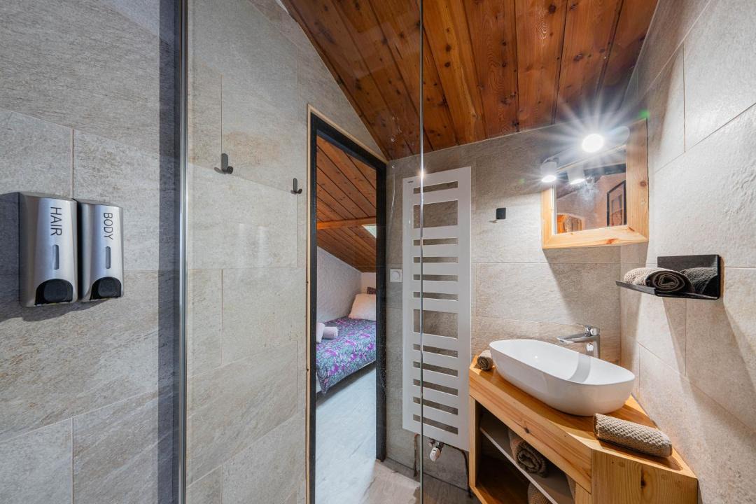 Photo of Bathroom in Tourves