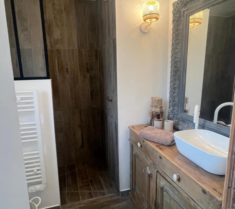 Photo of Bathroom in Vedene