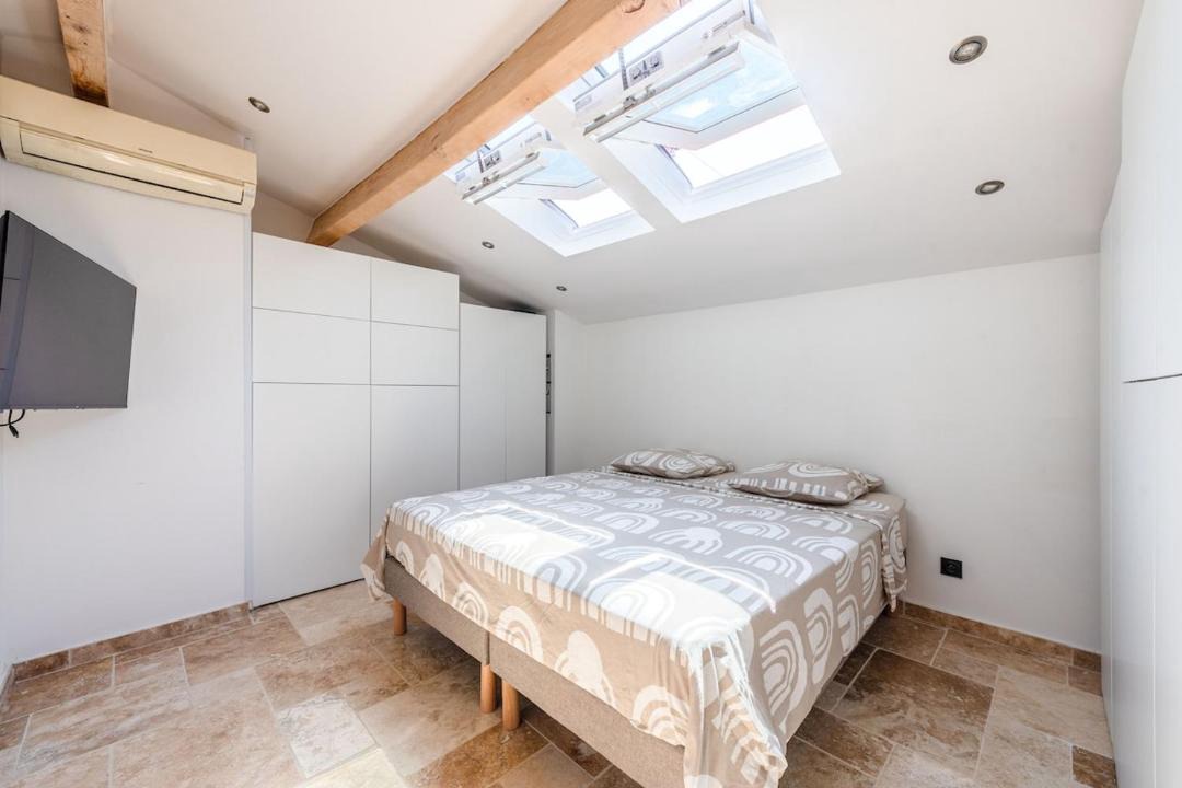 Photo of Bedroom in La Cadiere-d'Azur