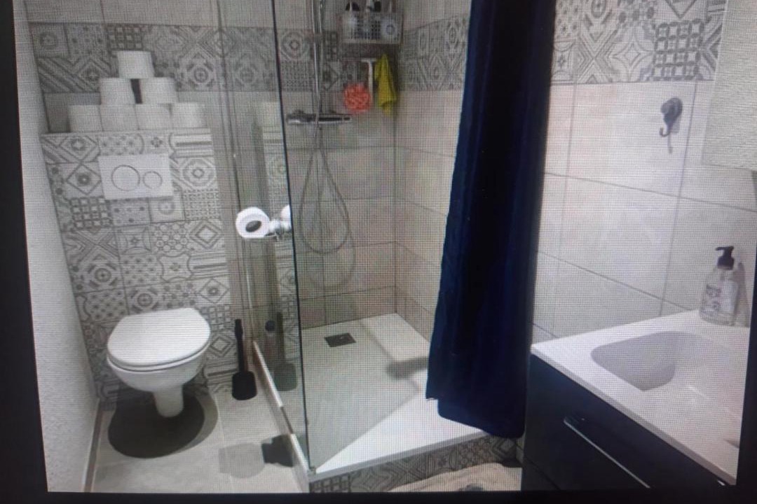 Photo of Bathroom in Caromb