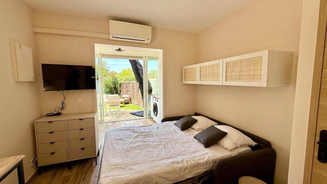 Photo of Bedroom in Sanary-sur-Mer