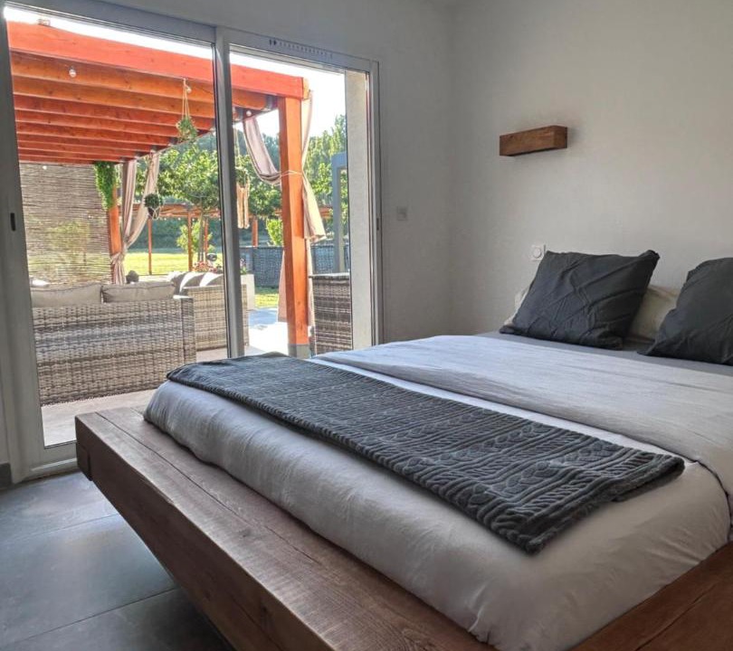 Photo of Bedroom in Saint-Mitre-les-Remparts