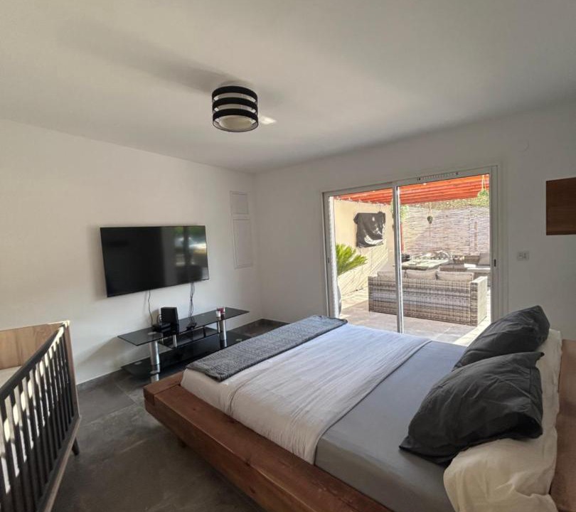 Photo of Bedroom in Saint-Mitre-les-Remparts