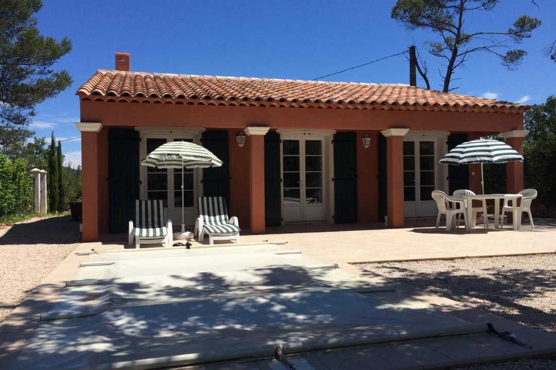 Photo of Buildings in Nans-les-Pins