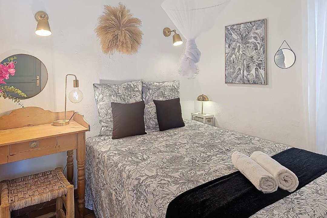 Photo of Bedroom in Saint-Cezaire-sur-Siagne