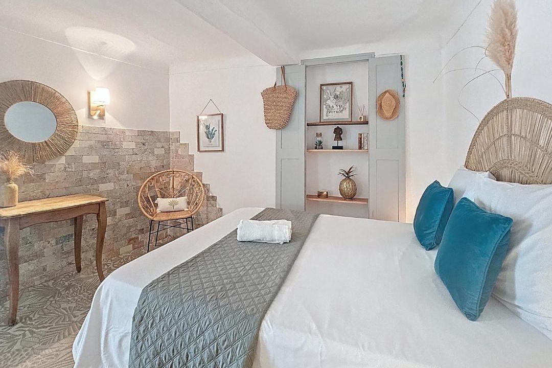 Photo of Bedroom in Saint-Cezaire-sur-Siagne