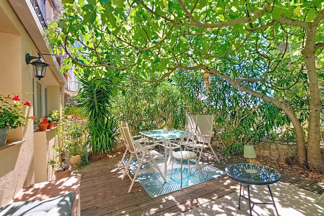 Photo of Patio Balcony in Saint-Cezaire-sur-Siagne