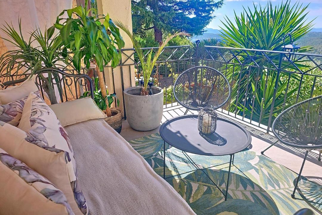 Photo of Patio Balcony in Saint-Cezaire-sur-Siagne