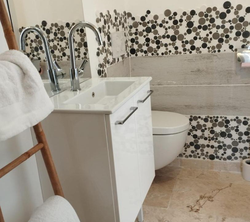 Photo of Bathroom in Maillane