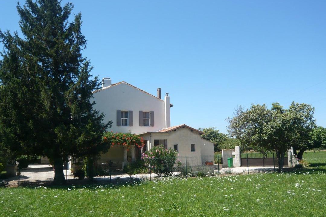 Photo of Buildings in Montfavet