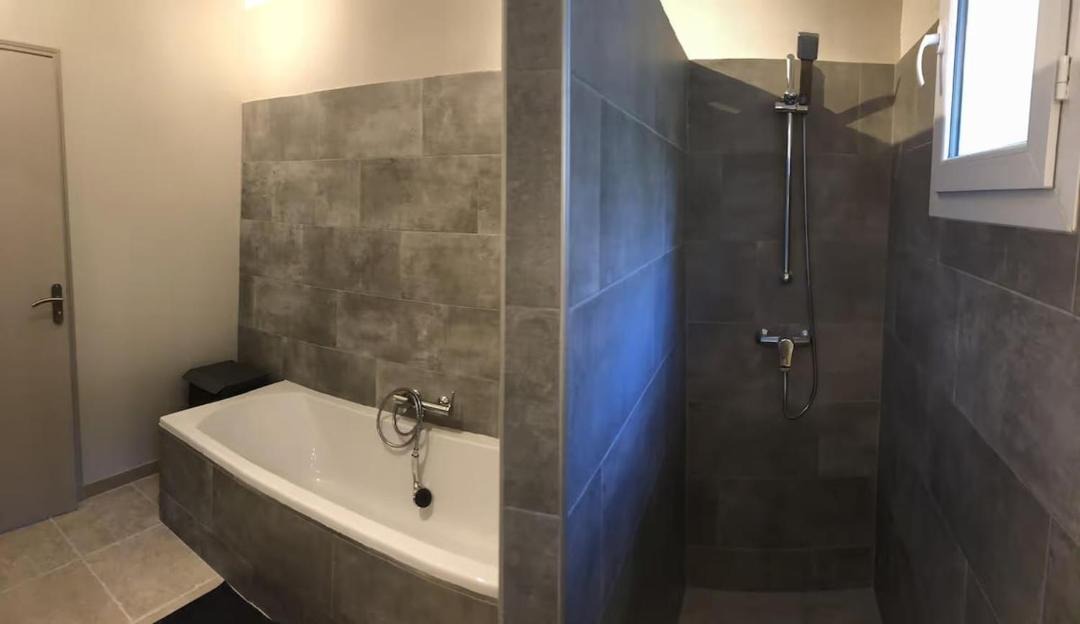 Photo of Bathroom in Aubignan