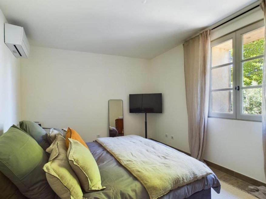 Photo of Bedroom in Mouries