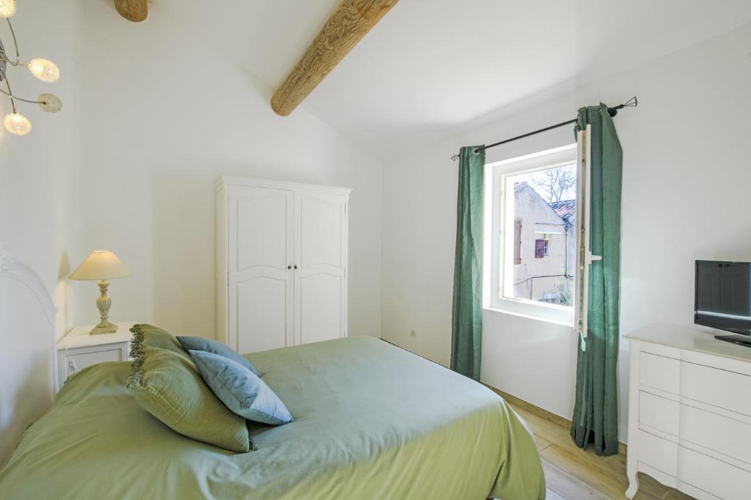 Photo of Bedroom in Maussane