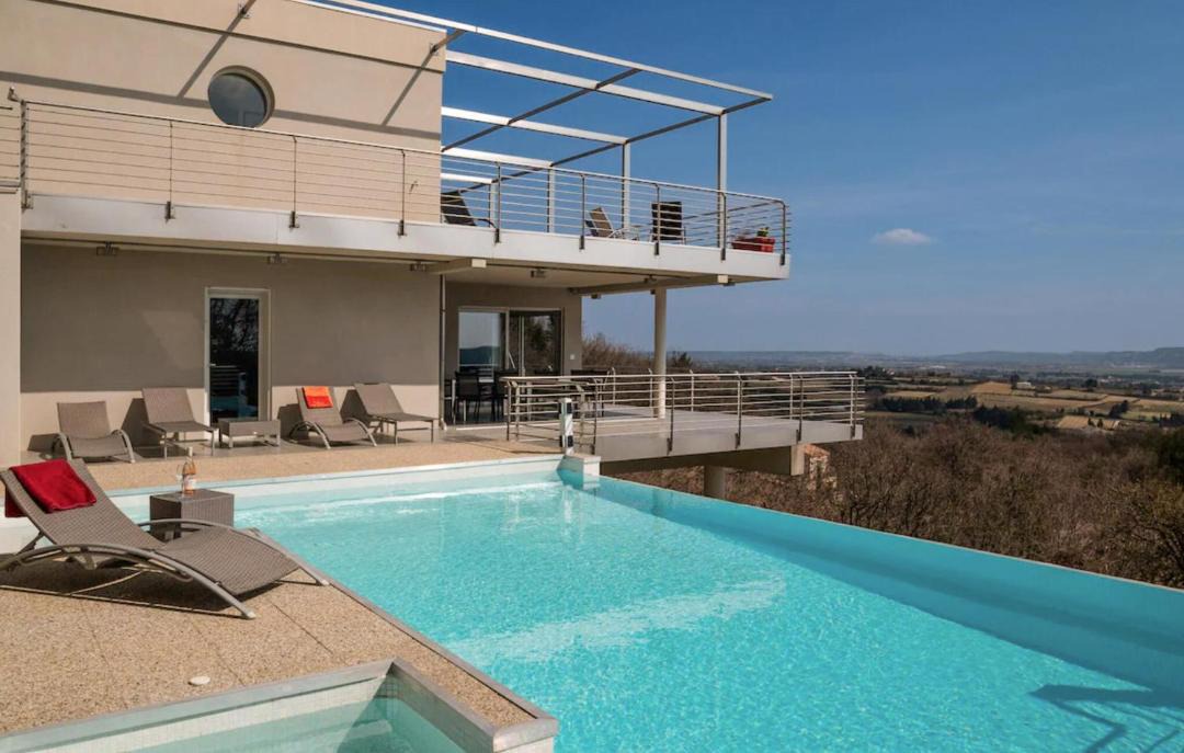 Photo of Patio Balcony in Rochefort-du-Gard